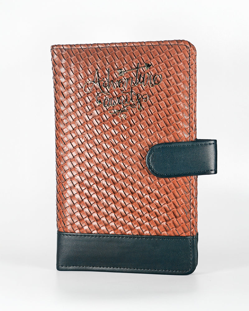 Peacan & Umber Weave Texture Travel Organizer