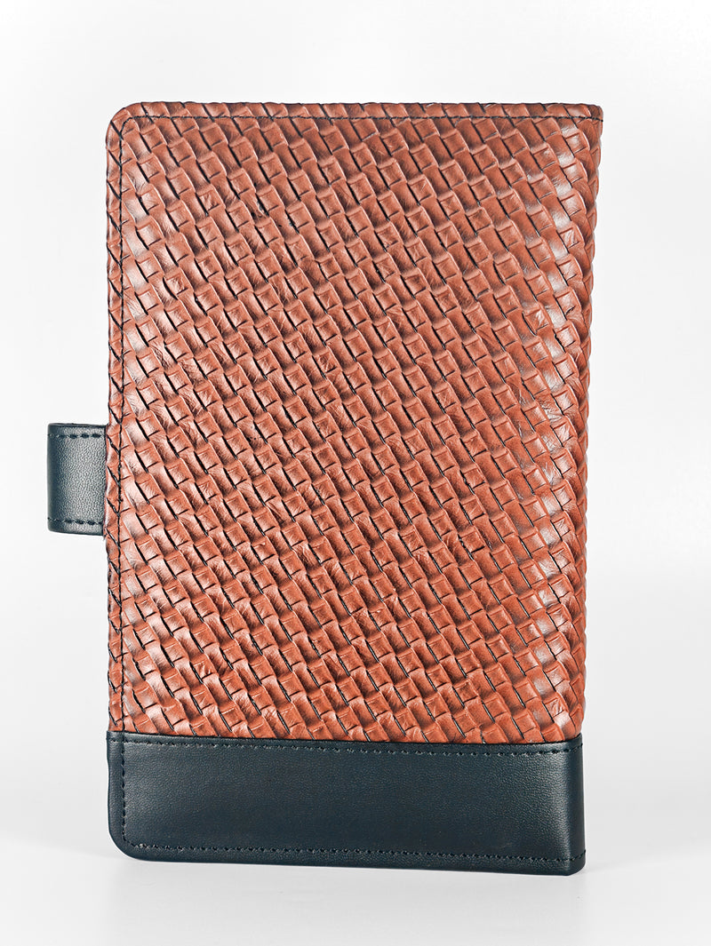 Peacan & Umber Weave Texture Travel Organizer