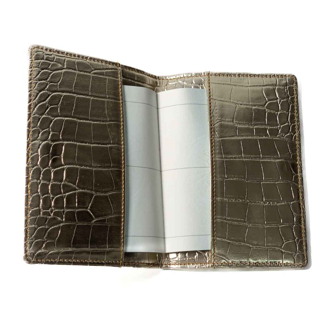 Golden Passport cover by TPC Gifts