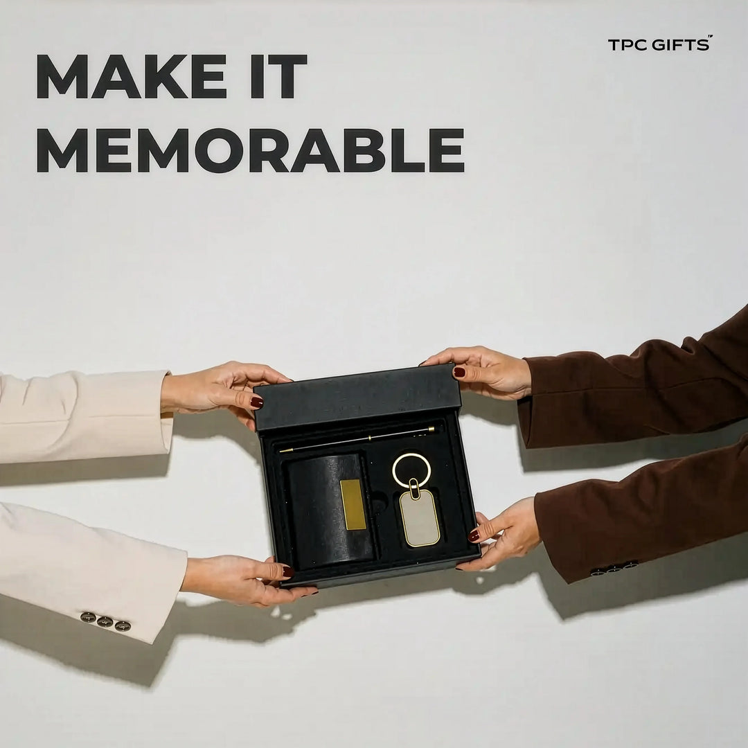 The Pocket Set – Personalised 3-in-1 Card Holder, Keychain &amp; Pen Gift Set