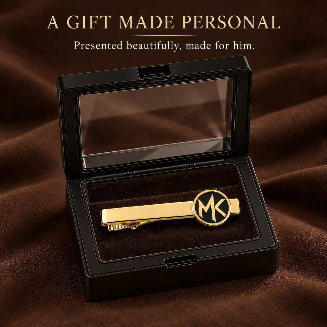 Personalised gold tone circular two initial tie pin — gift presentation