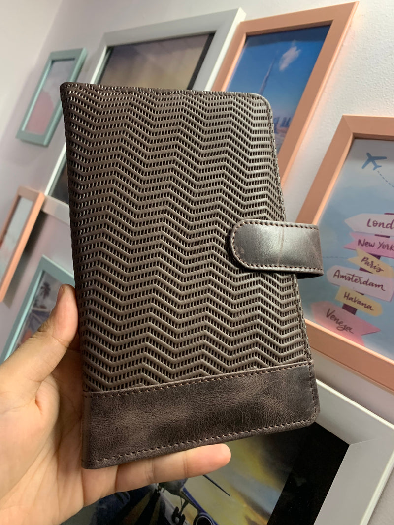 COFFEE ZIG ZAG WAVE GENUINE LEATHER TRAVEL ORGANIZER